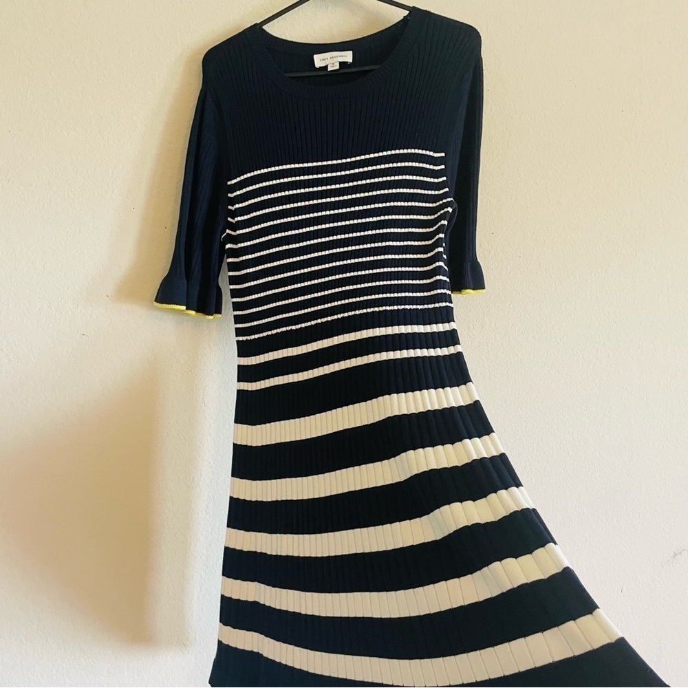 Free Assembly woman’s nautical striped dress size XL ribbed feminine fit flare